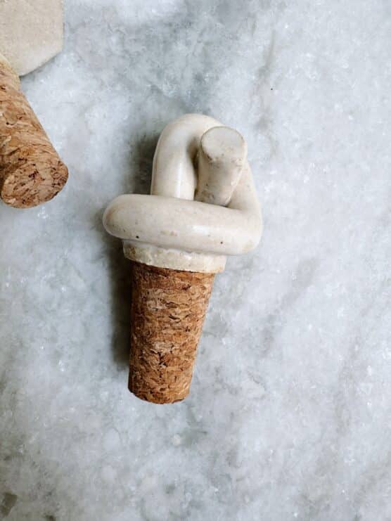 Salto Bow & Knot Wine Stoppers - Image 2