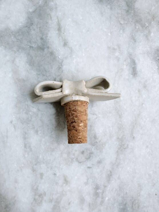 Salto Bow & Knot Wine Stoppers - Image 3