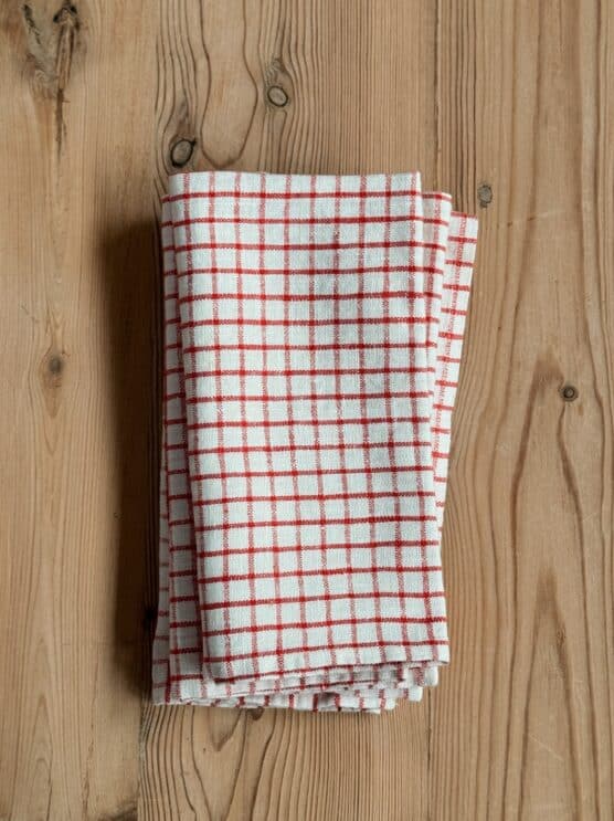 Set of 4 Red and Cream Check Linen Napkin
