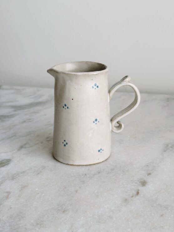 Salto Petite Dot Pitcher
